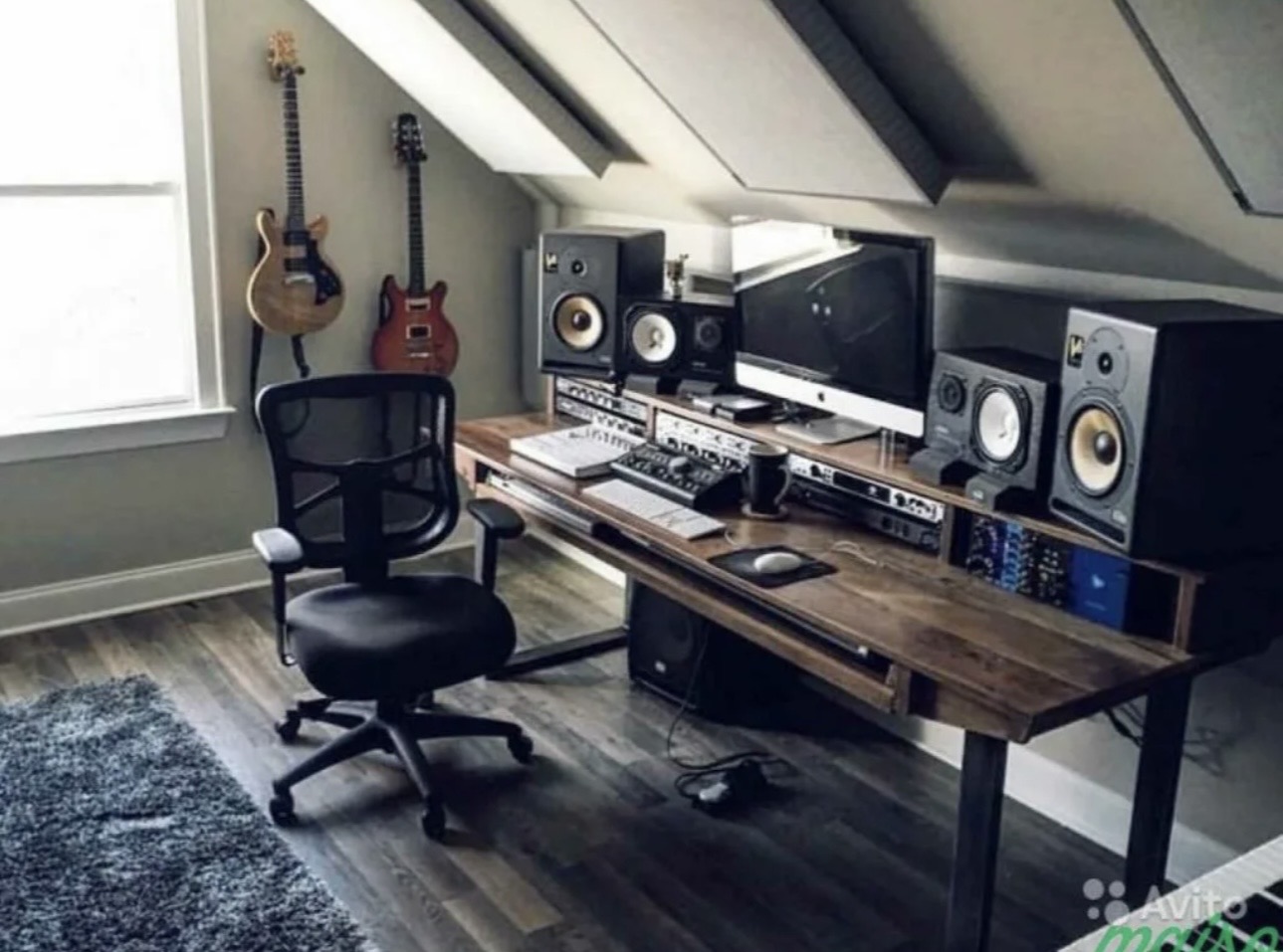 SoundNest studio consultant workspace